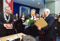 Ryszard Kaczorowski odbiera gratulacje