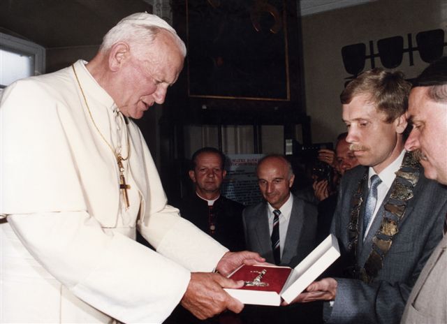 Jan Paweł II nadanie Honorowego Obywatelstwa 